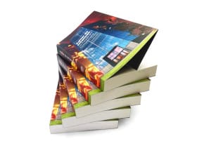stapel boeken 'Achter de schermen' van Daniëlle Foolen